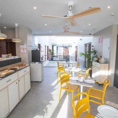 Ξενοδοχείο Soho Boutique Columela 3*